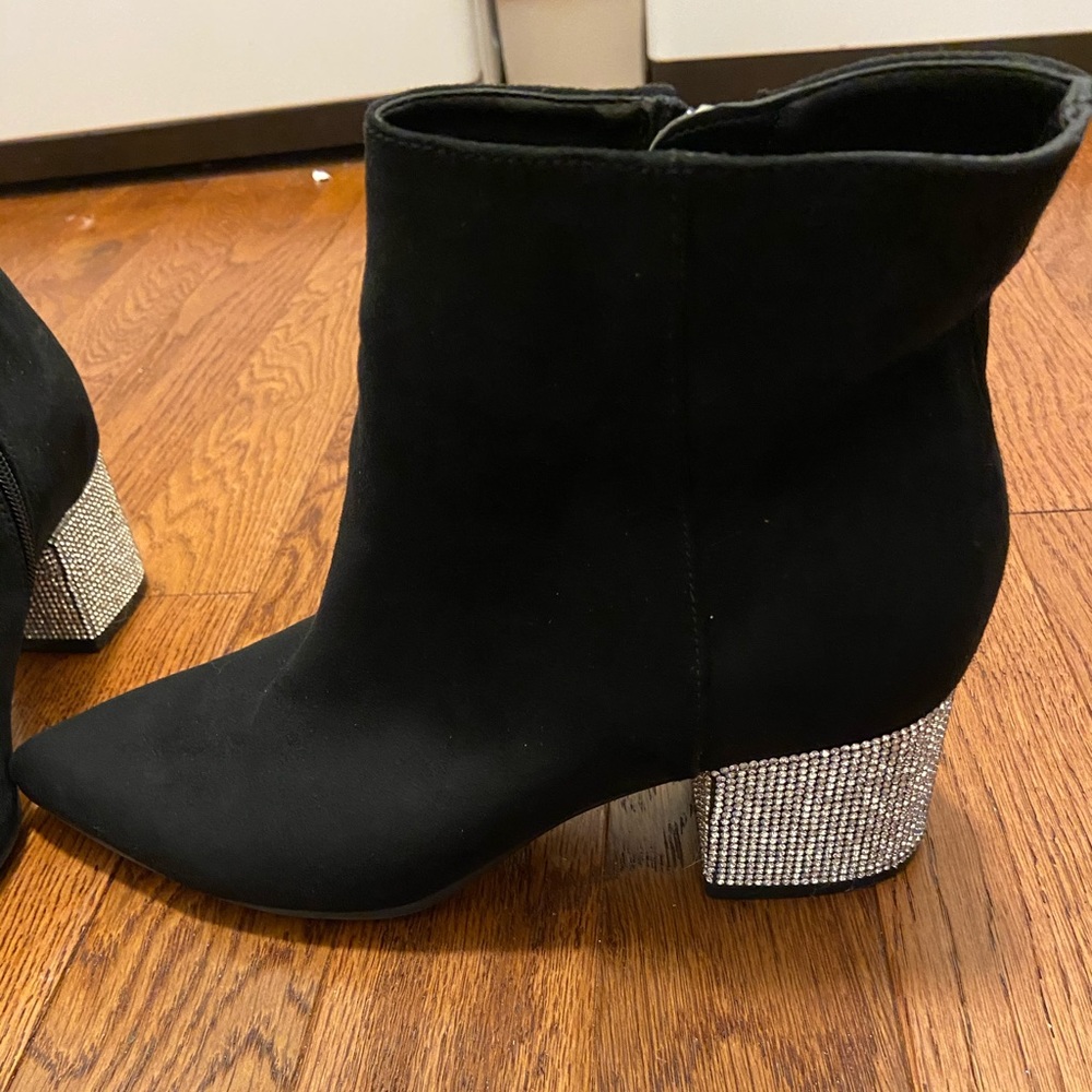Black boots with rhinestone heel